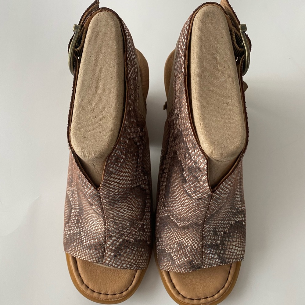 Born clogs